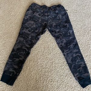 Nike Tech Fleece Camo Joggers - Size L